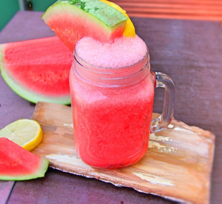 Erfrischender Wassermelonen-Drink (alkoholfrei) – Toni&amp;#39;s Kitchen ...